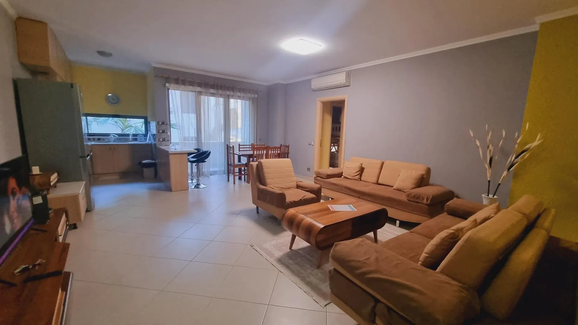 Orion Central Apartment Tirana 0*,